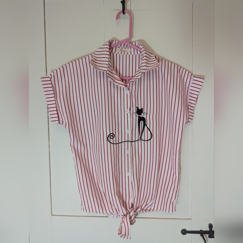 ♥️ Roshop Vintage Y2K Red and White Striped Cat Shirt waist tie size M